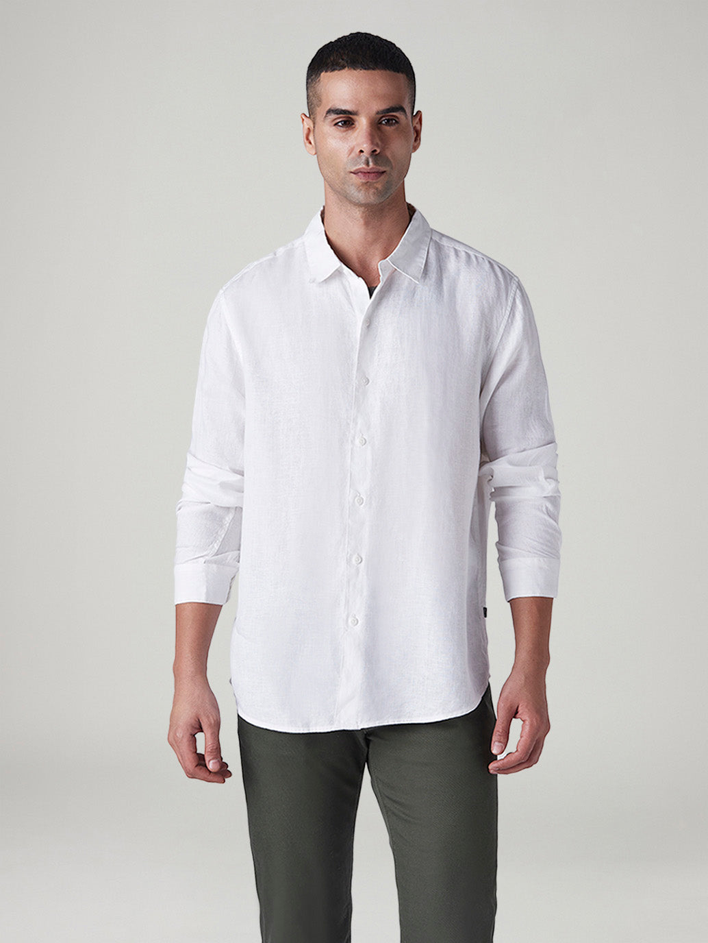 Men's Solid Slim Fit Linen Redloop Shirt - Front View