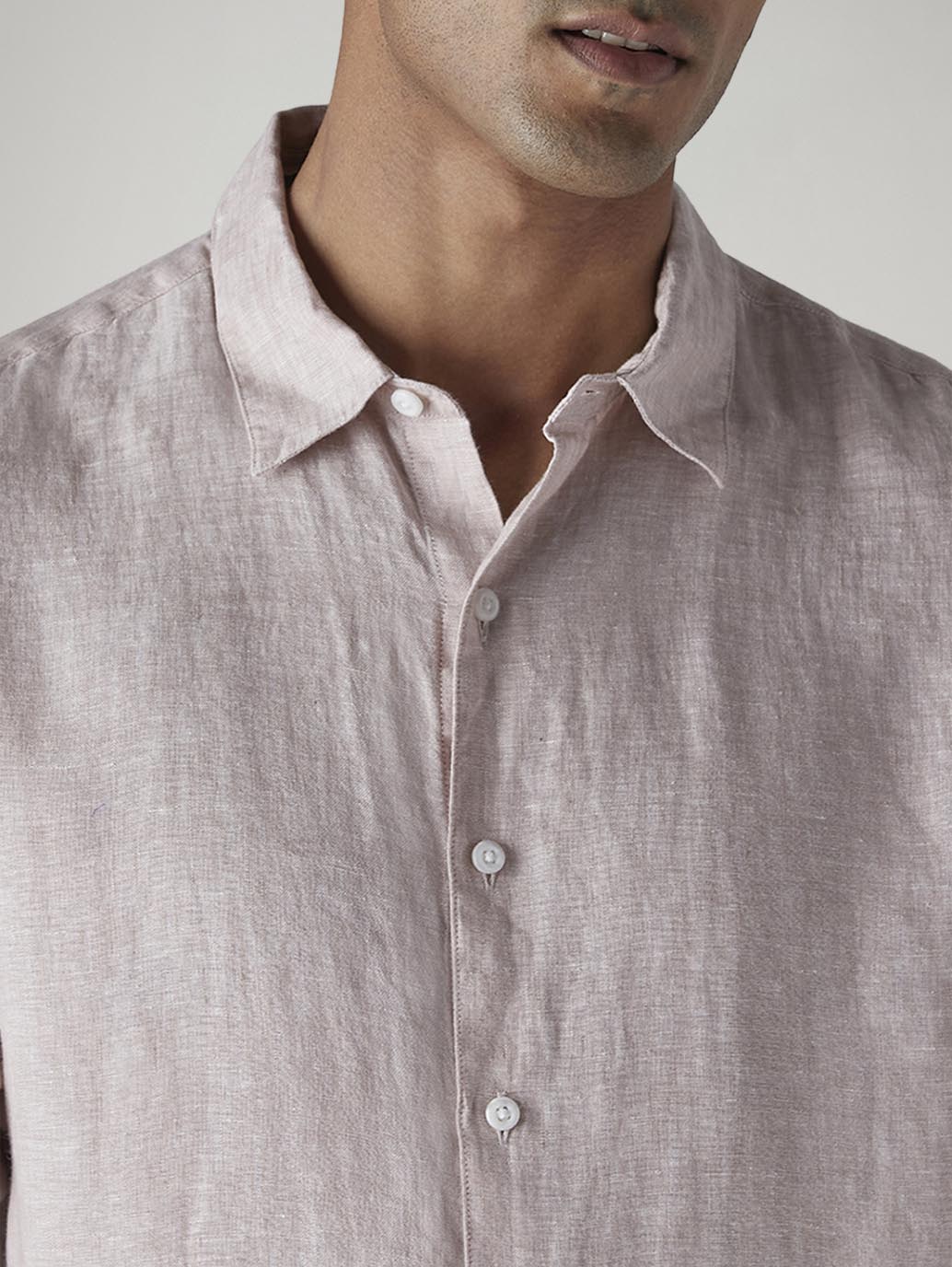 Men's Solid Slim Fit Redloop Linen Shirt - Detail View