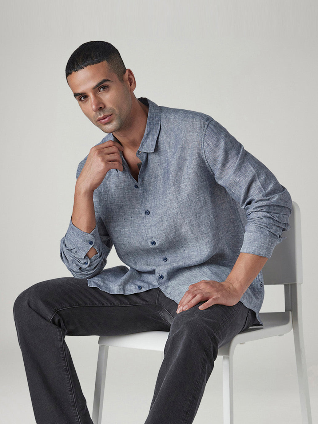 Men's Redloop Solid Slim Fit Linen Shirt - Styleshot View