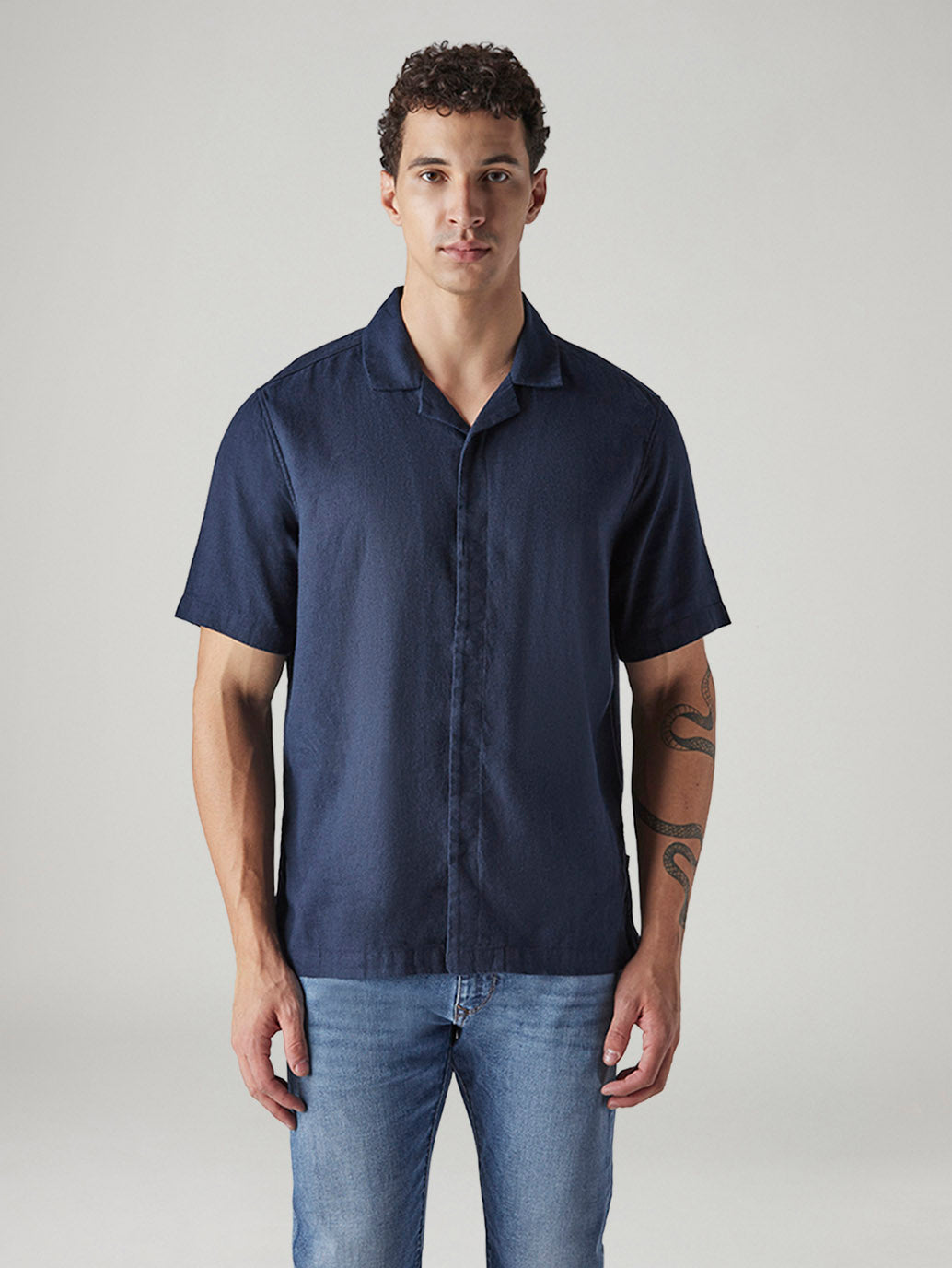 Men's Solid Loose Fit Resort Collar Redloop Shirt - Front View