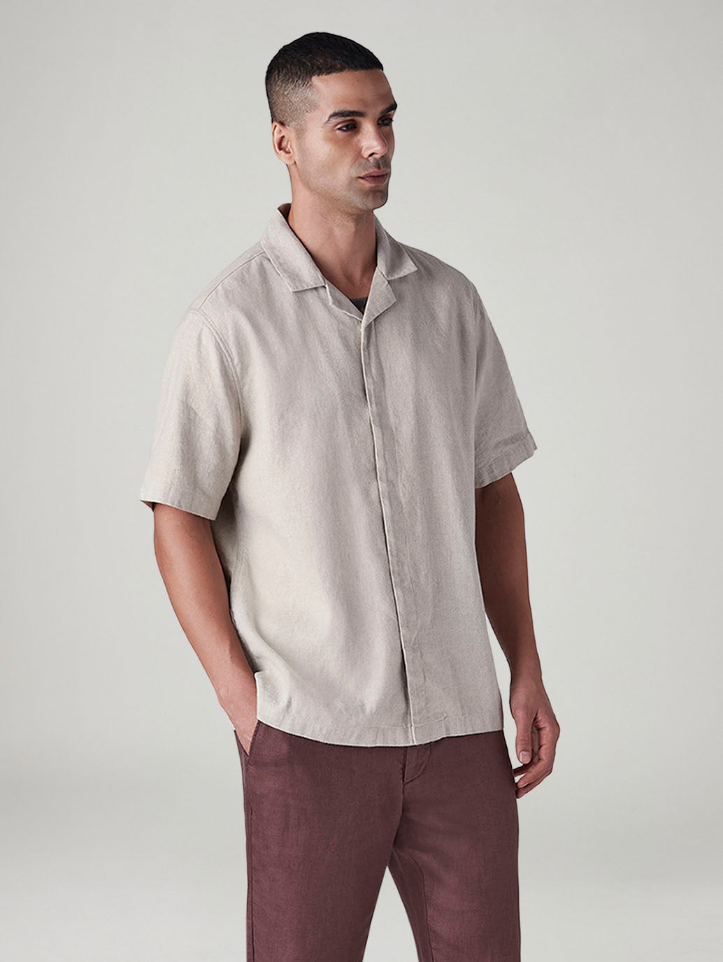 Men's Solid Loose Fit Resort Collar Redloop Shirt - 20 View