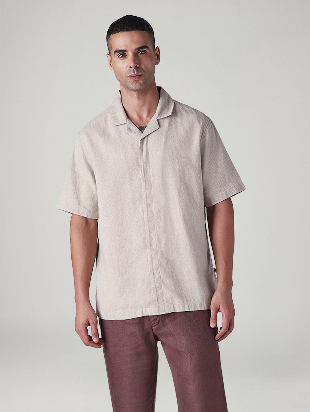 Men's Solid Loose Fit Resort Collar Redloop Shirt - 20 View