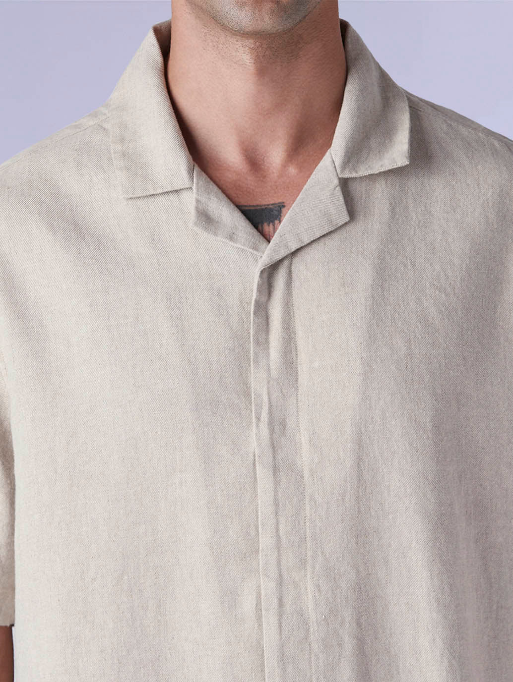 Men's Solid Loose Fit Resort Collar Redloop Shirt - Detail View