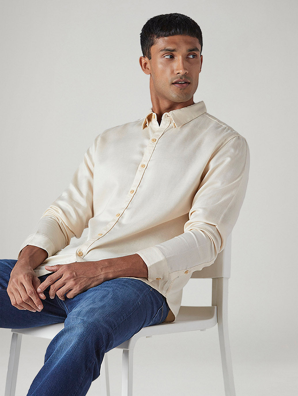 Men's Redloop Solid Slim Fit Linen Shirt - Styleshot View
