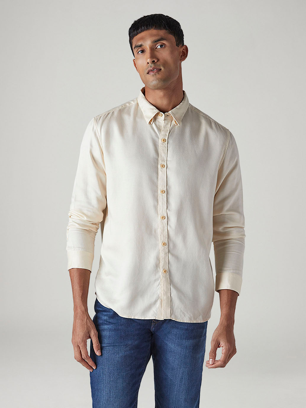 Men's Redloop Solid Slim Fit Linen Shirt - Front View