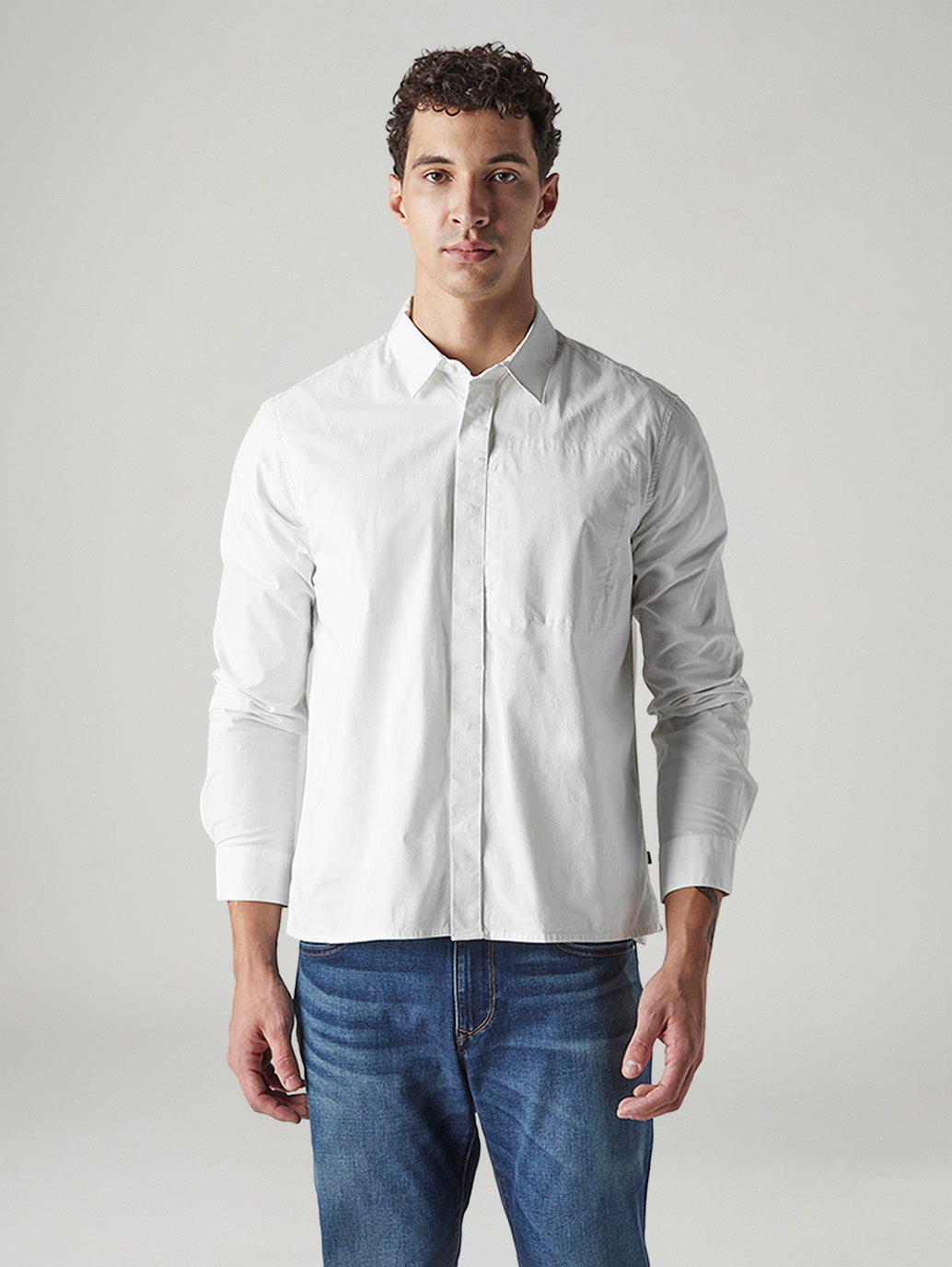Men's Solid Slim Fit Poplin Redloop Shirt - Front View