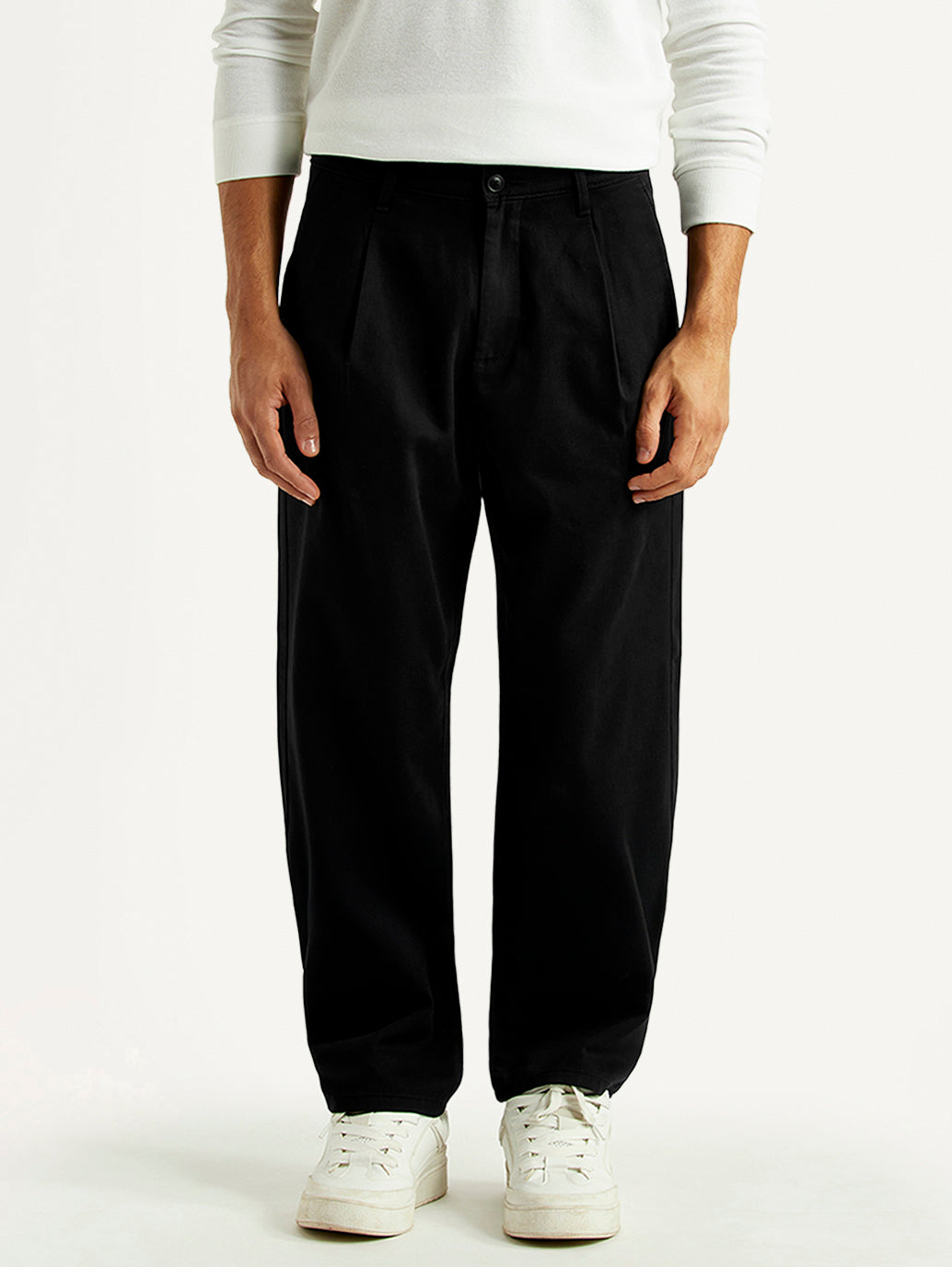 Men's 568 Black Loose Fit Mid Rise Chinos - Front View