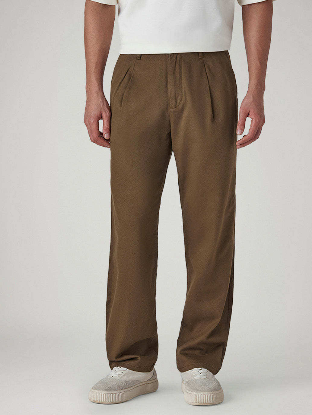 Men's Loose Straight Fit Mid Rise Chinos - Front View