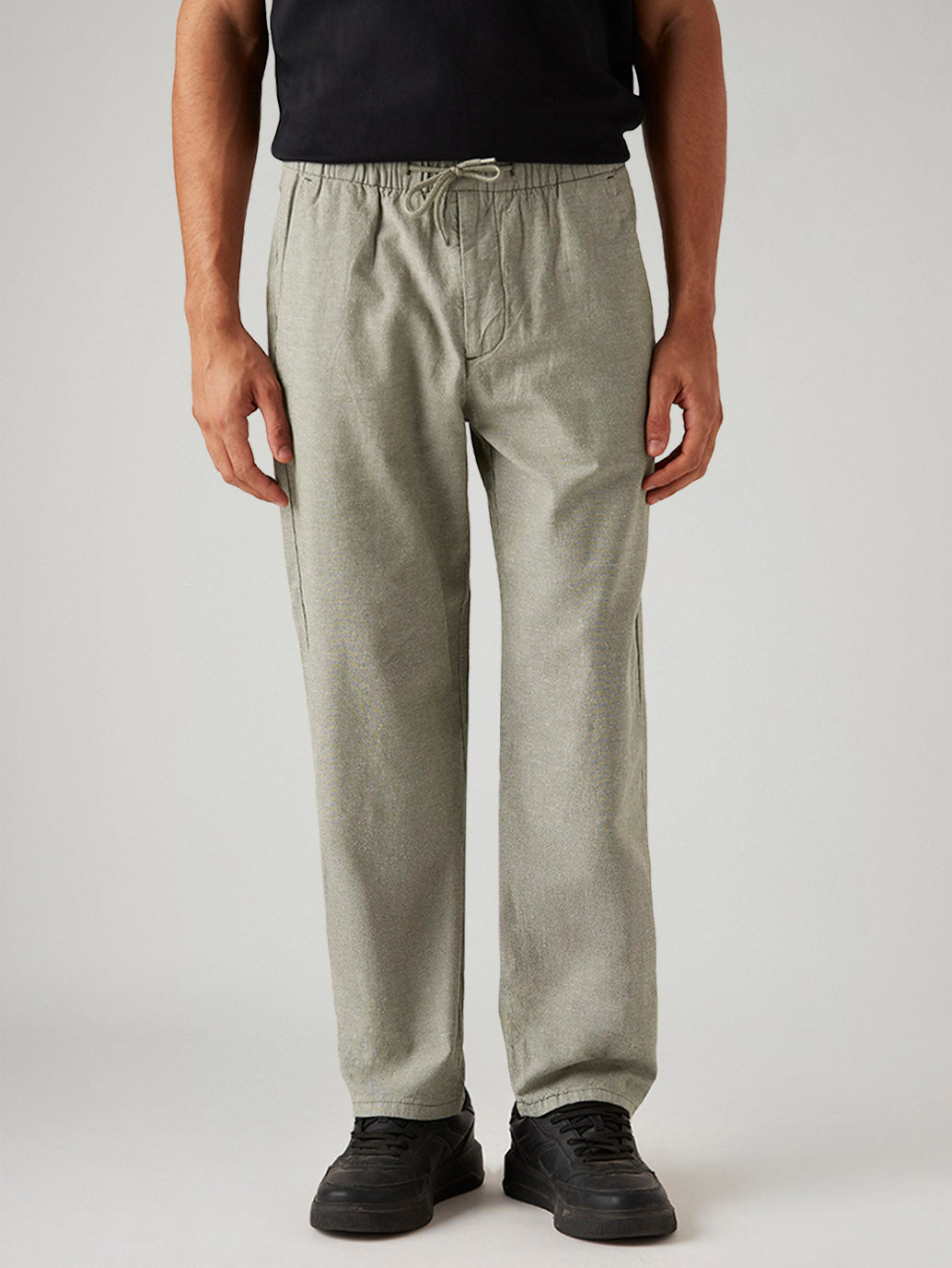 Men's Green Loose Straight Fit Mid Rise Linen Chinos - Front View