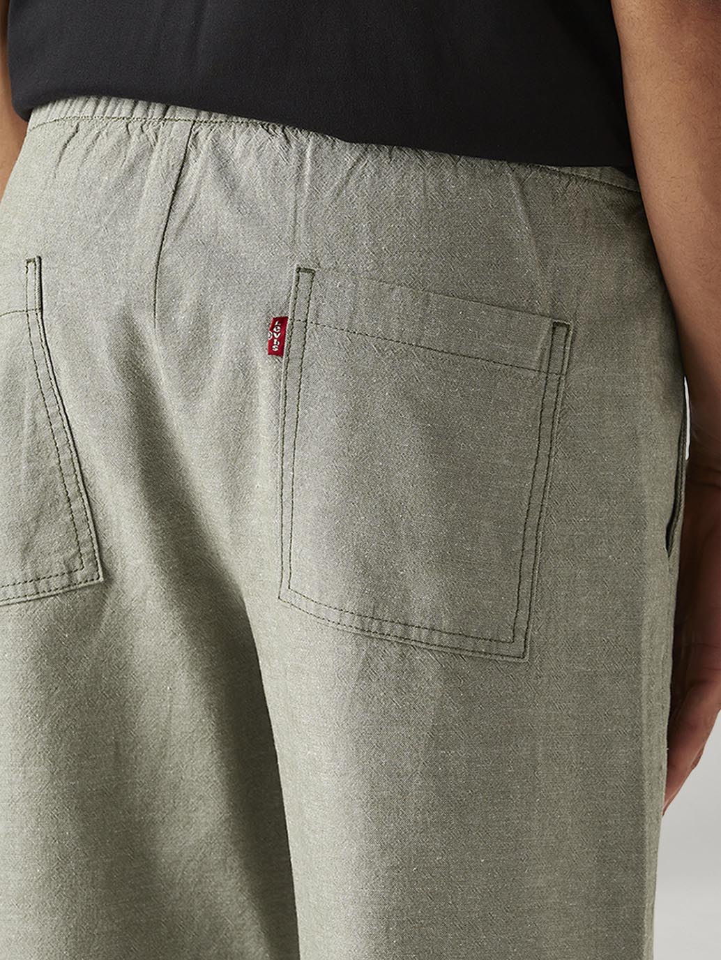 Men's Green Loose Straight Fit Mid Rise Linen Chinos - Detail View