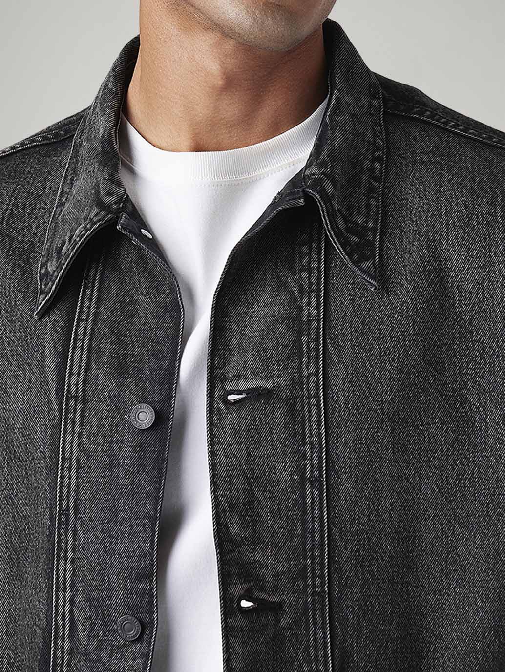 Men's Solid Relaxed Fit Denim Jacket - Detail View