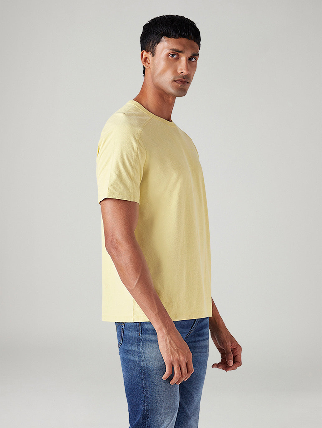 Men's Solid Regular Fit Commuter T-Shirt - Side View
