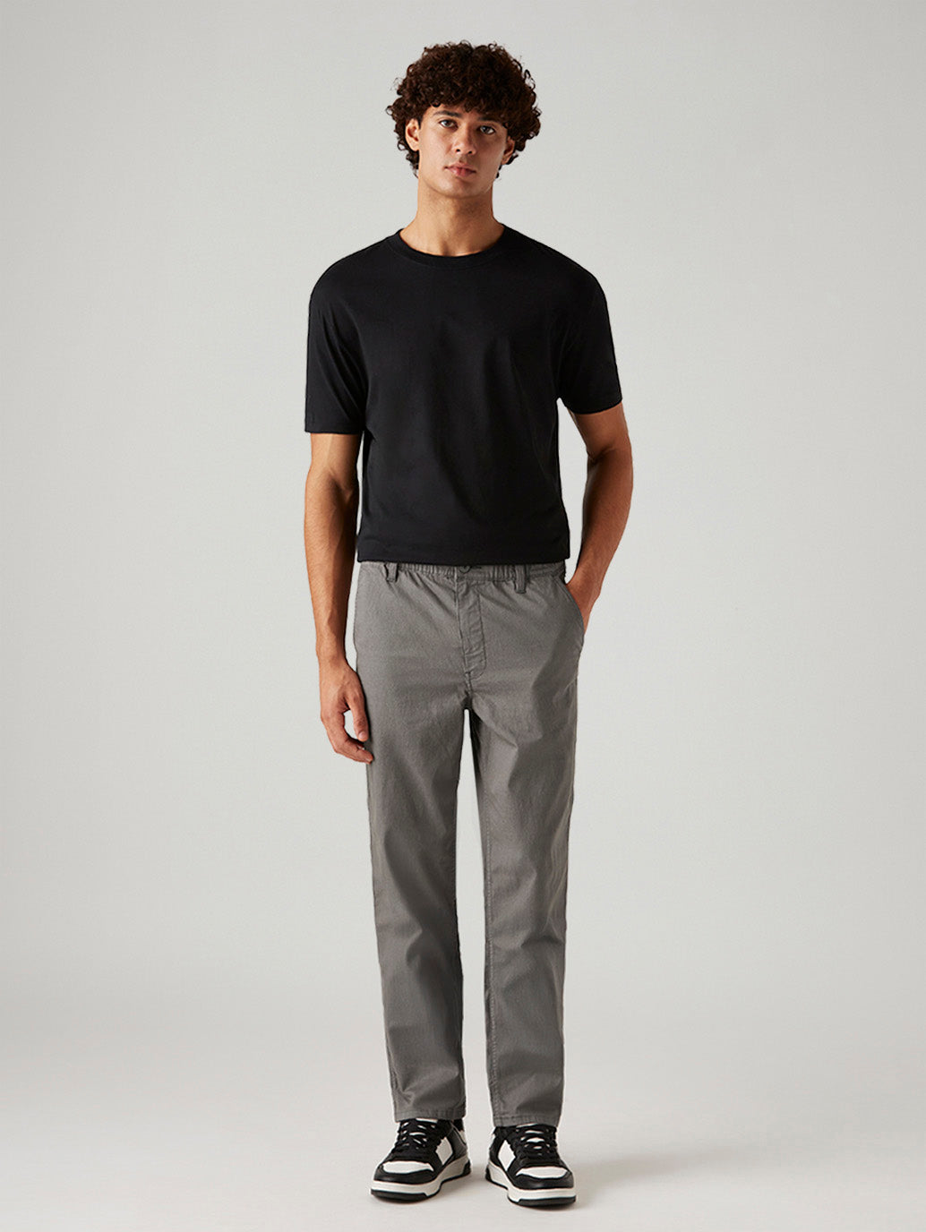 Men's Grey Relaxed Fit Mid Rise Tech Pant