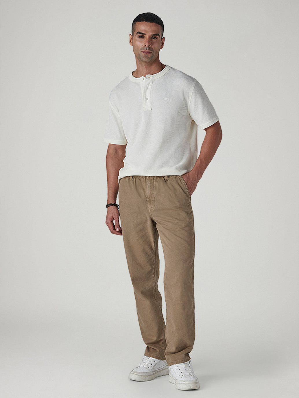 Men's Khaki Authentic Relaxed Fit Mid Rise Tech Pant