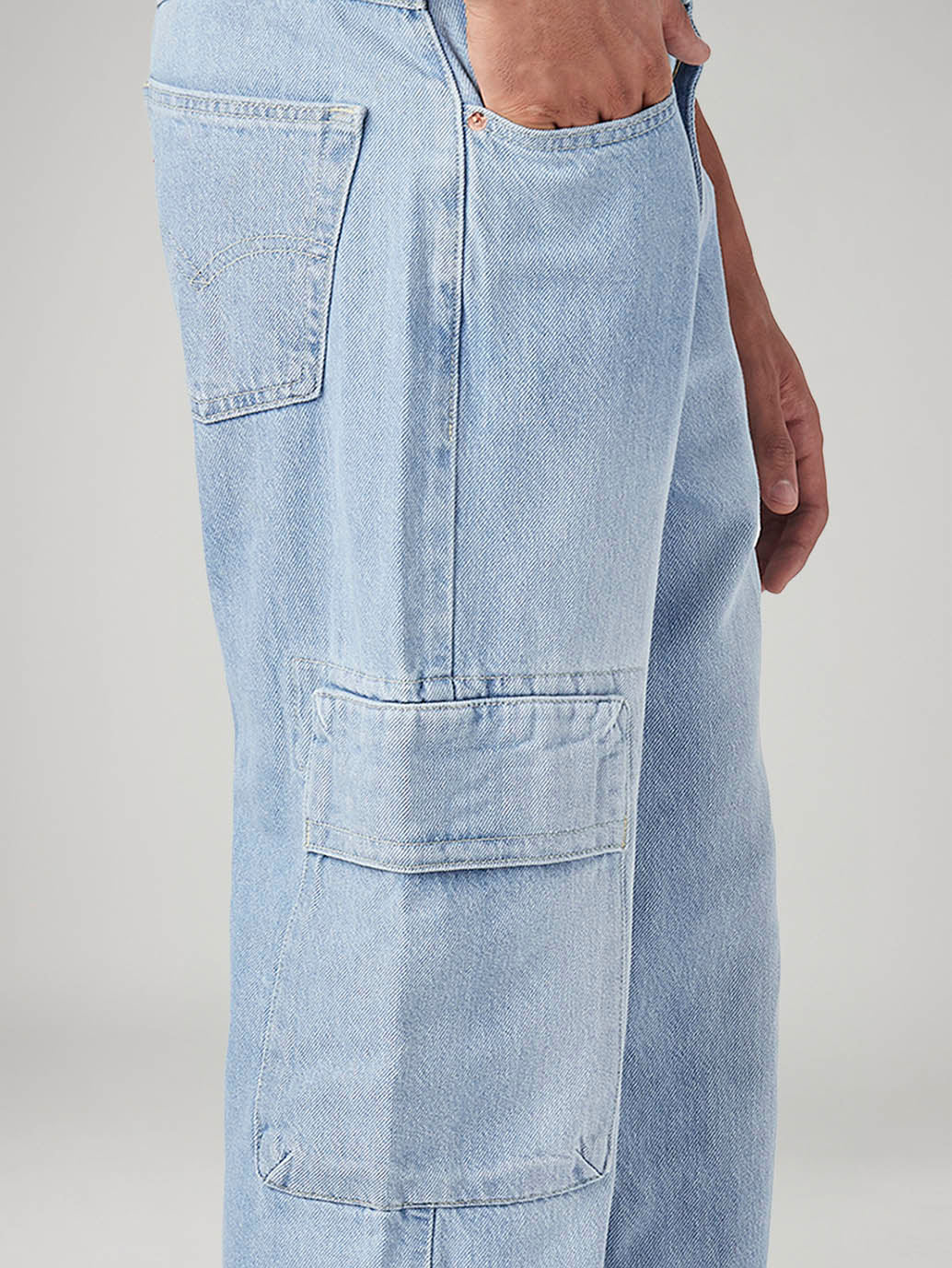 Men's 565 Light Blue Loose Fit Mid Rise Cargos - 20 View