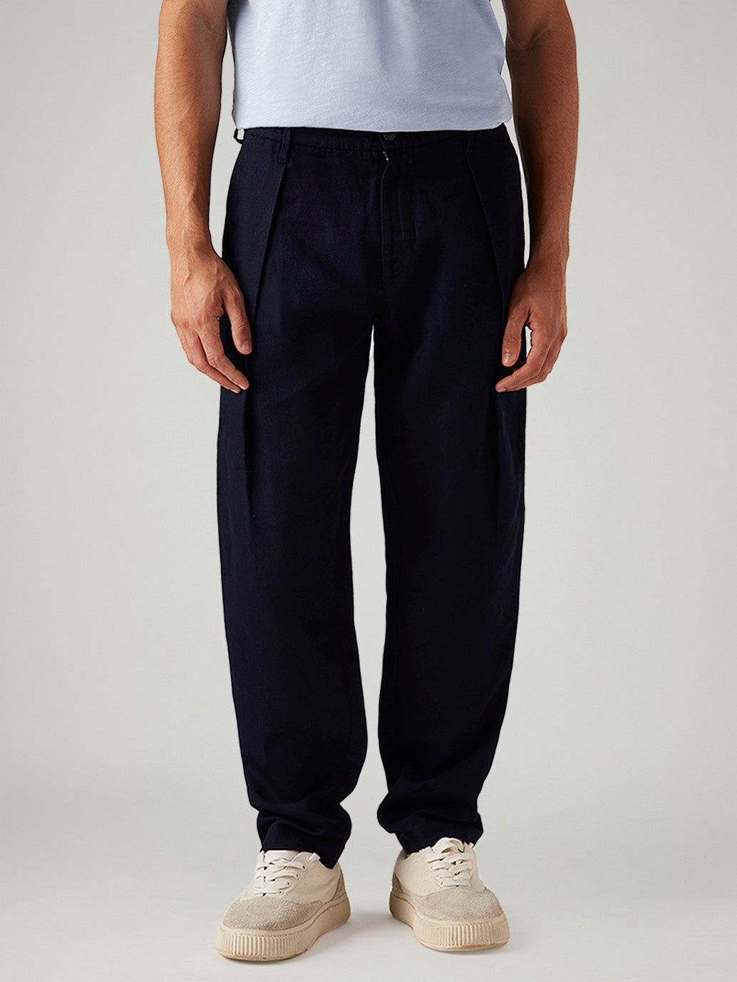 Men's 550 Relaxed Fit Mid Rise Linen Chino Trousers - Front View