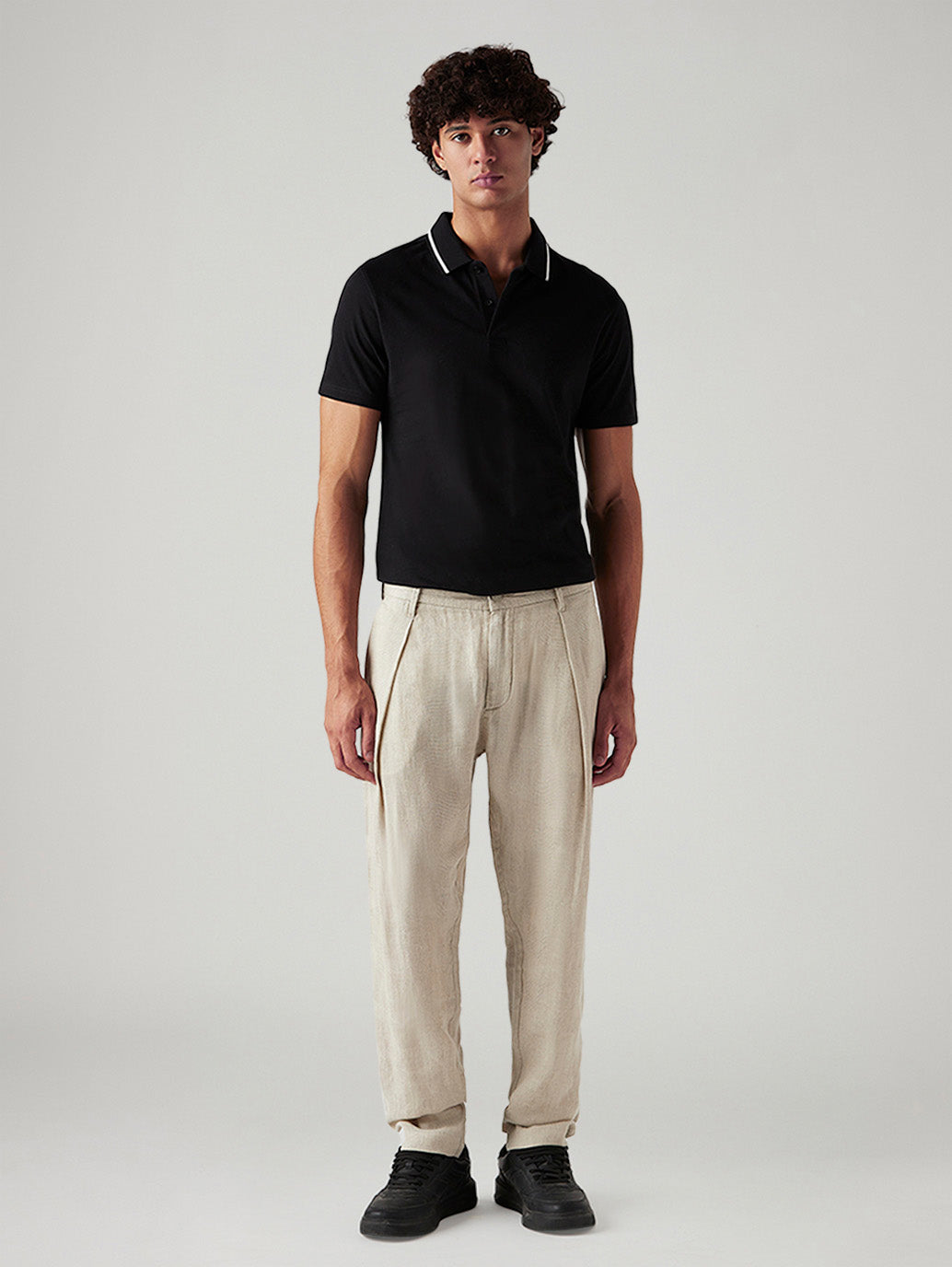 Men's 550 Relaxed Fit Mid Rise Linen Chino Trousers - Front View