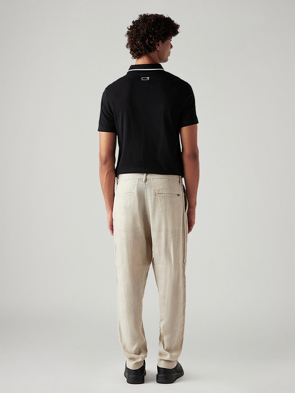Men's 550 Relaxed Fit Mid Rise Linen Chino Trousers - Back View