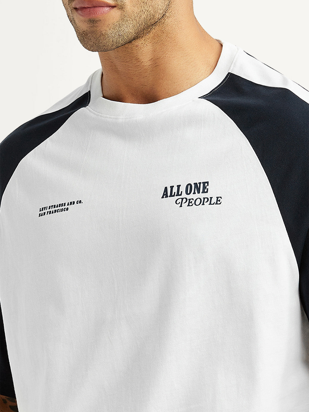 Men's Colorblock White Loose Fit T-shirt - Detail View