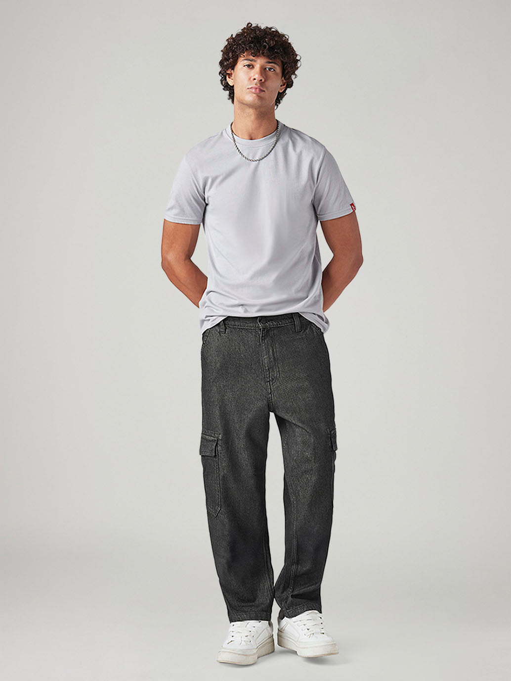 Men's 568 Charcoal Grey Loose Fit Mid Rise Cargos - Styleshot View