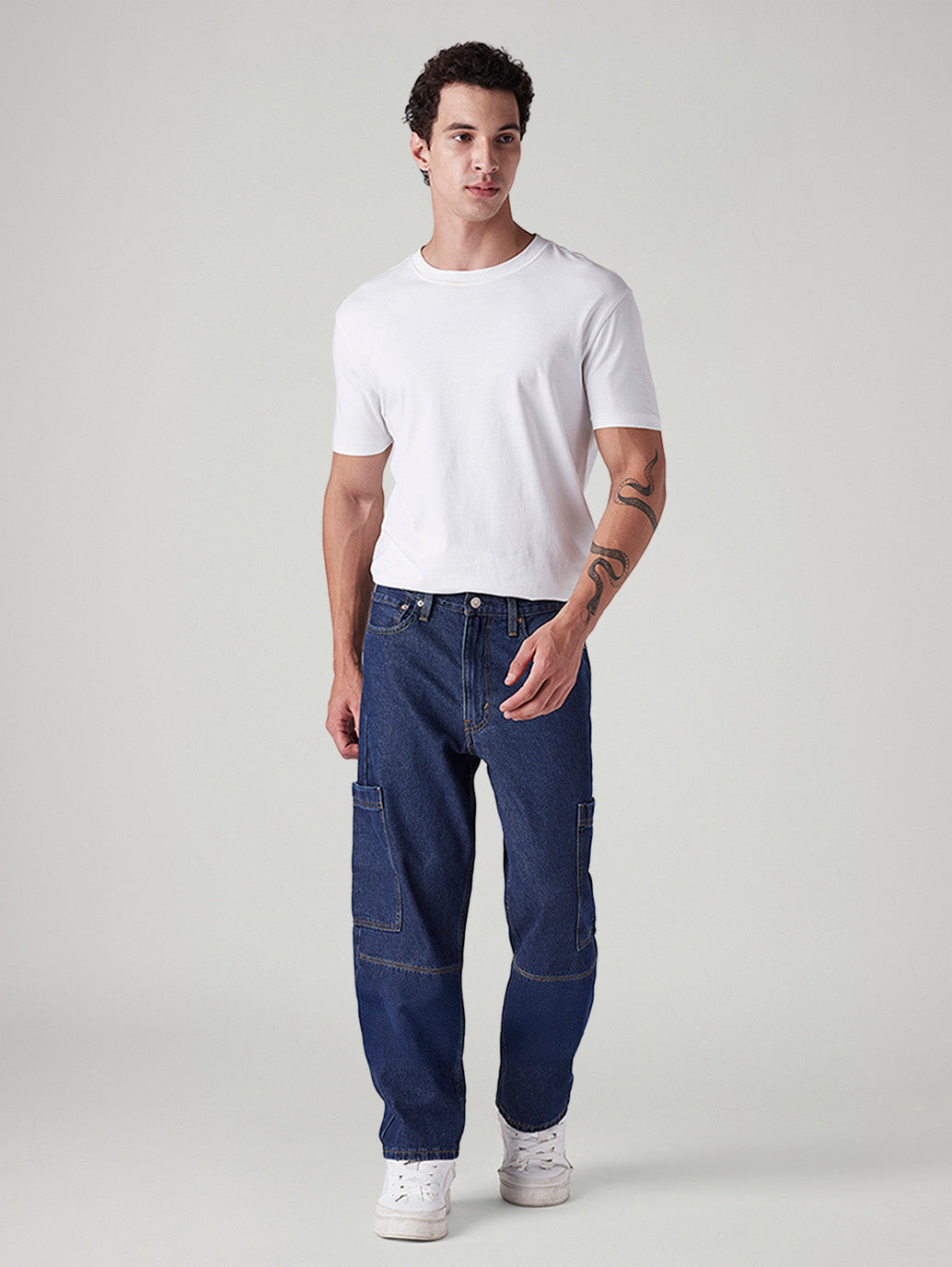 Men's 568 Med Indigo Loose Fit Mid Rise Jeans - Front View