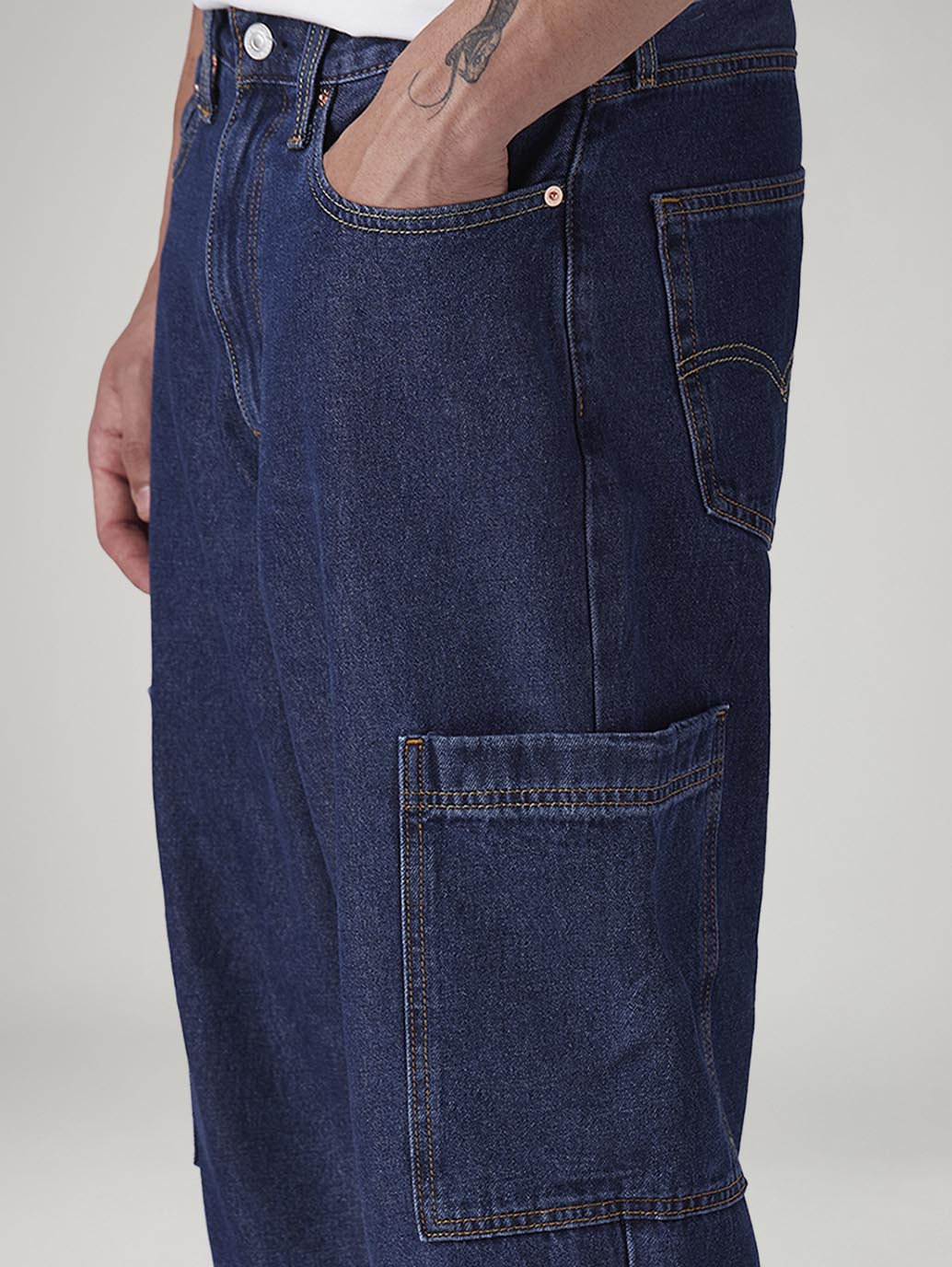 Men's 568 Med Indigo Loose Fit Mid Rise Jeans - Detail View