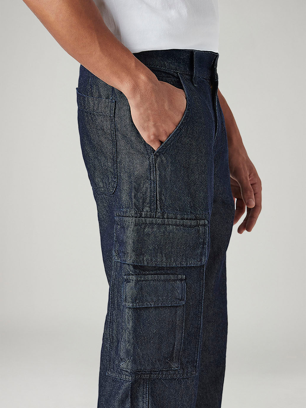 Men's 565 Navy Loose Fit Mid Rise Cargos - Detail View