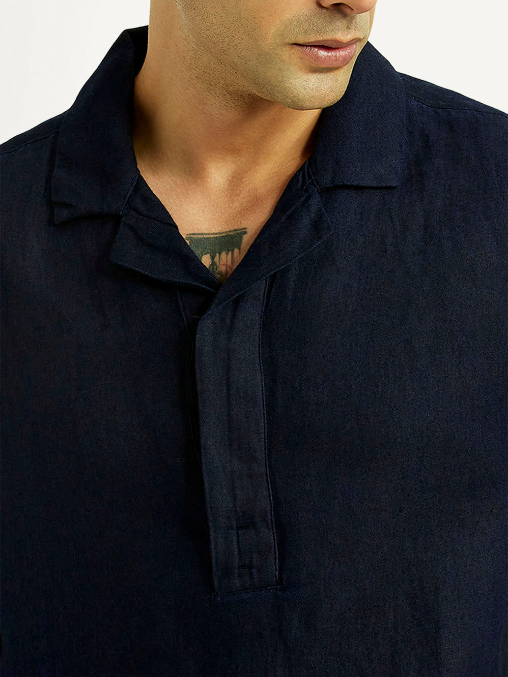 Men's Solid Navy Relaxed Fit Camp T-shirt - Detail View