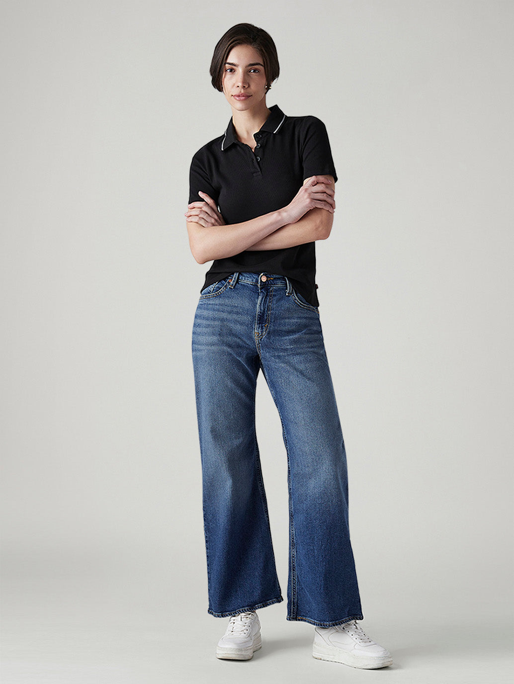 Women's Blue Loose Bootcut Fit Mid Rise Jeans