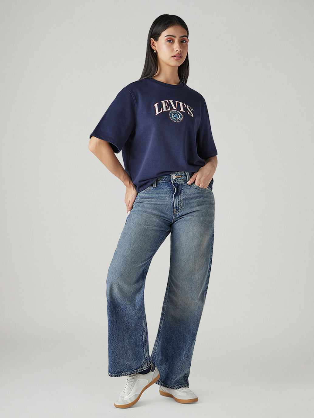 Women's Blue Loose Bootcut Fit Mid Rise Jeans