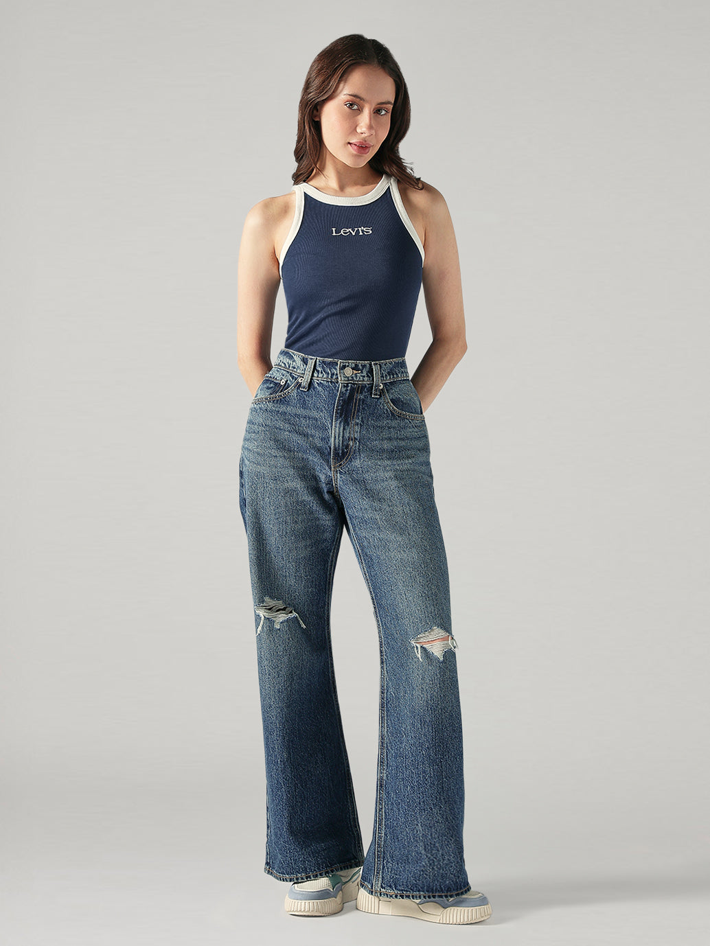 Women's Blue Loose Bootcut Fit Mid Rise Jeans