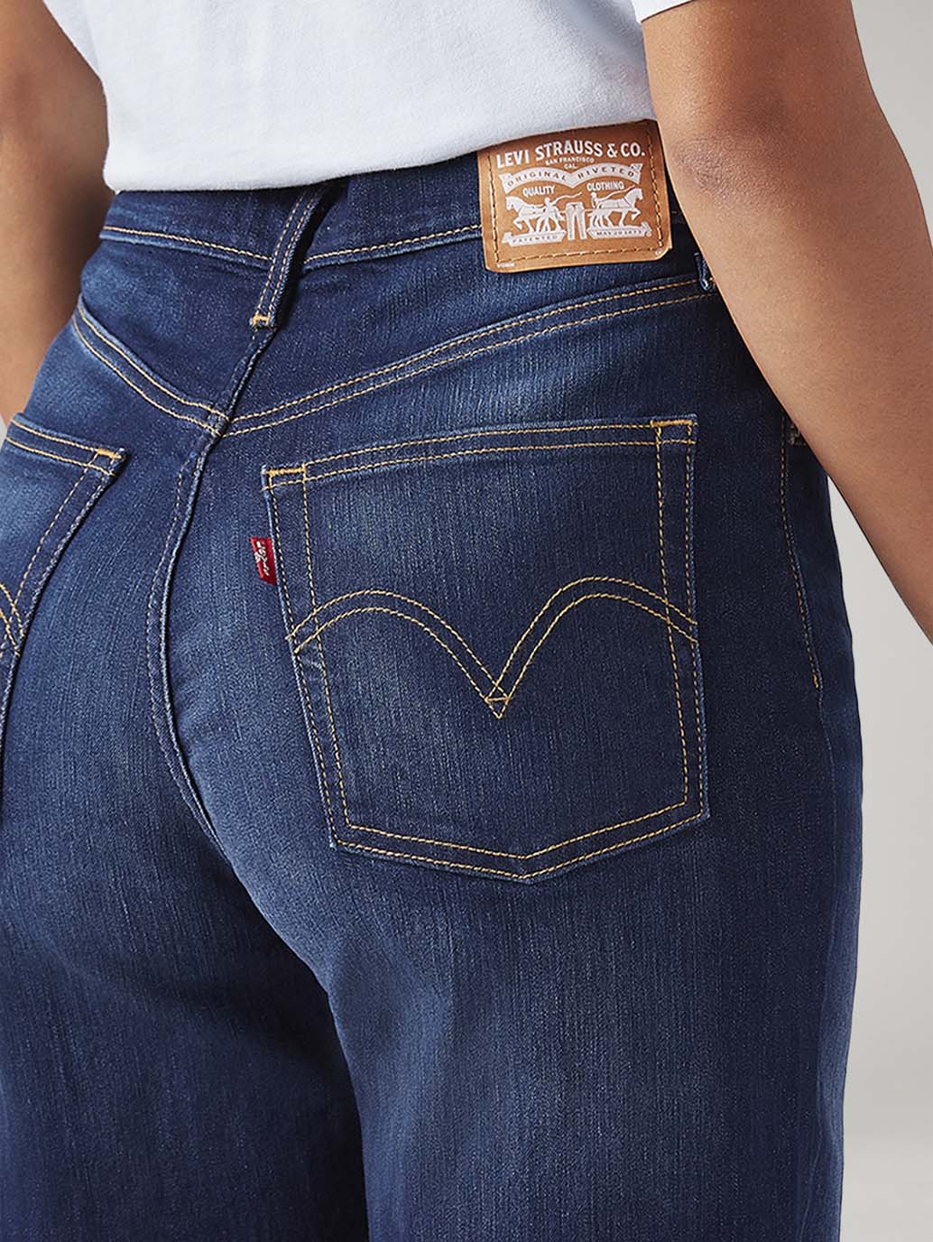 Women's Dark Blue Loose Fit High Rise Jeans - Detail View