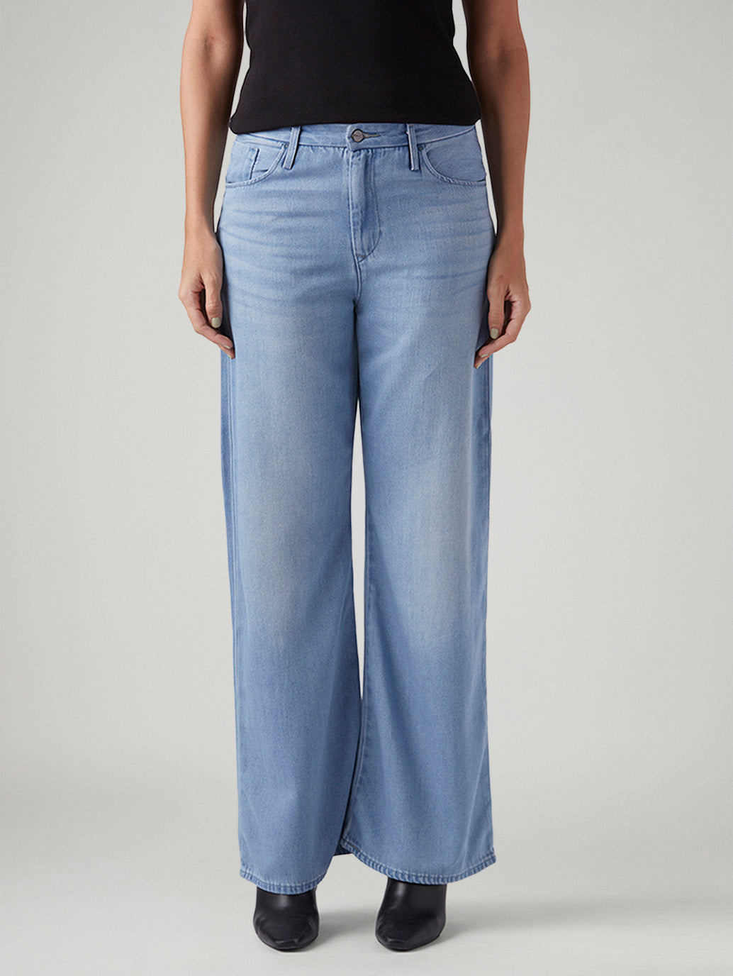 Women's Light Blue Loose Bootcut Fit Mid Rise Redloop Jeans - Front View