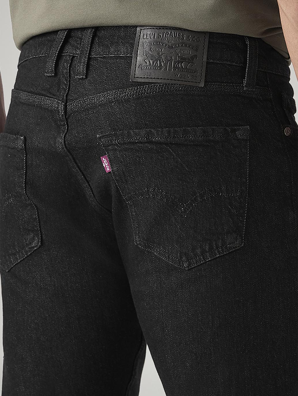 Men's 513 Black Slim Straight Fit Mid Rise Jeans - Detail View