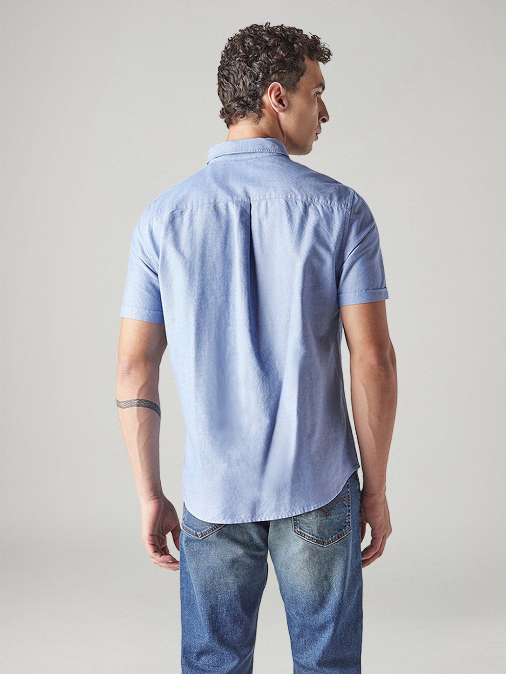 Men's Solid Slim Fit Oxford Shirt - Back View