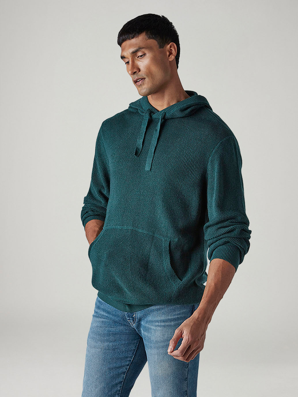 Men's Solid Regular Fit Sweater - 20 View
