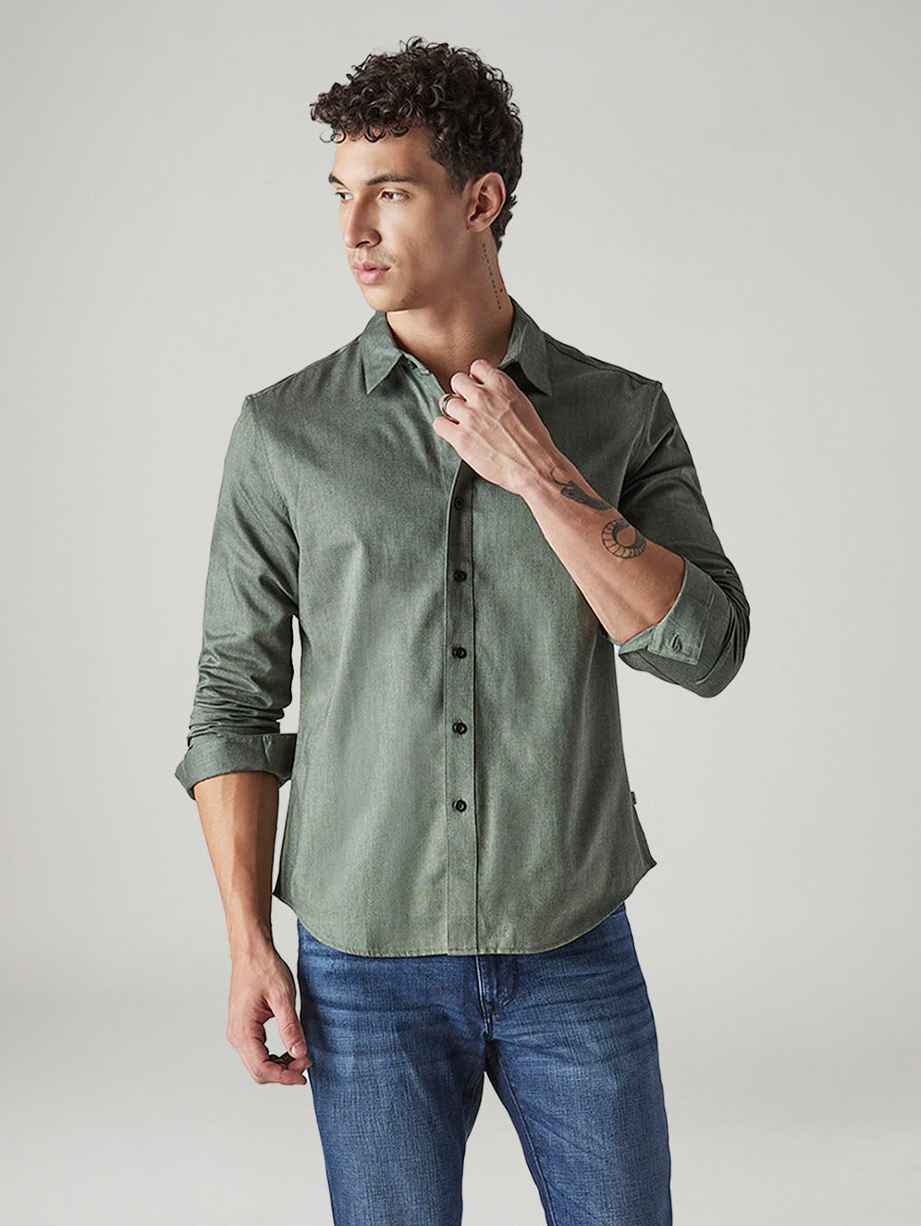Men's Solid Slim Fit Oxford Redloop Shirt - 20 View