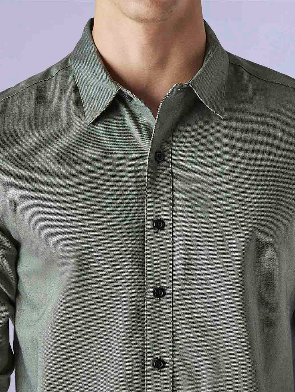 Men's Solid Slim Fit Oxford Redloop Shirt - Detail View
