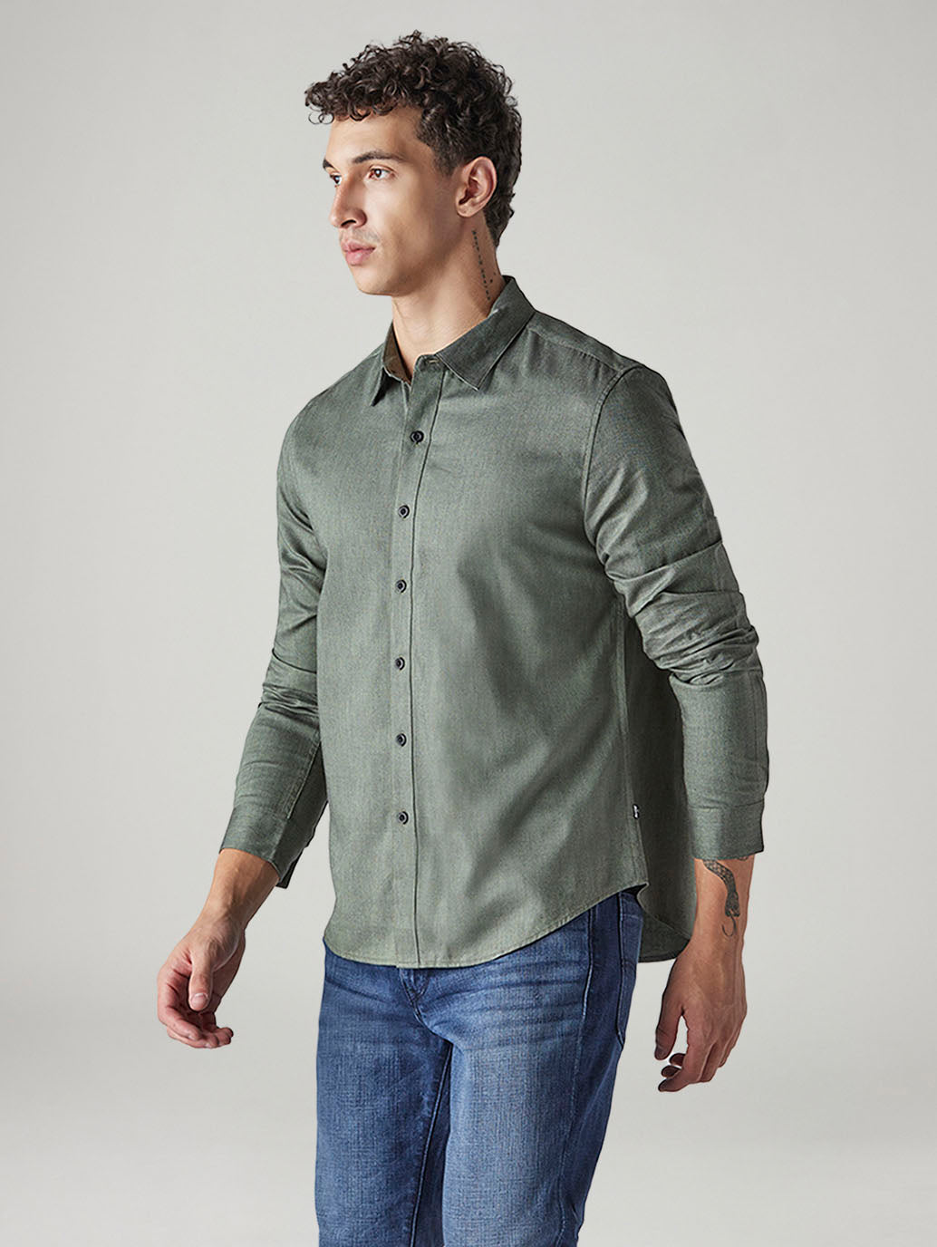 Men's Solid Slim Fit Oxford Redloop Shirt - 20 View