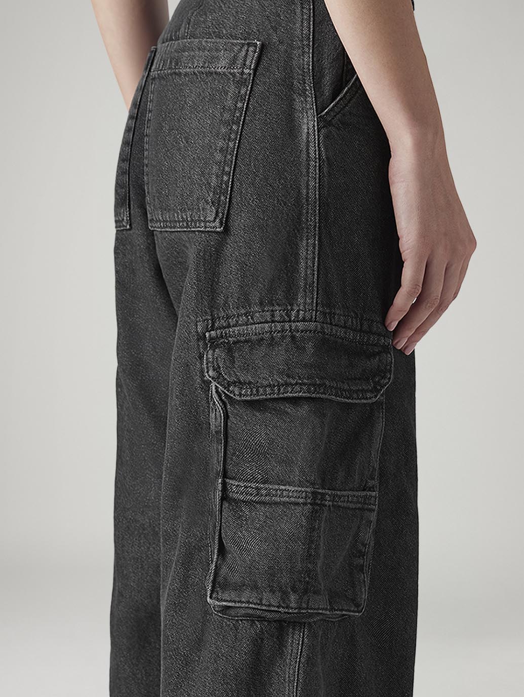 Women's XL Straight Loose Fit Mid Rise Cargo Jeans - Detail View