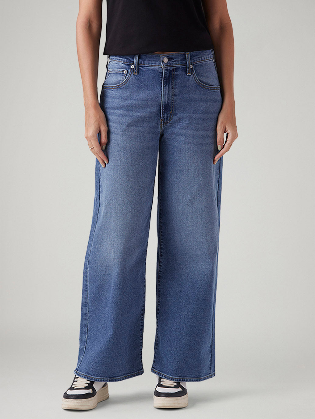 Women's Blue Wide Leg Fit Mid Rise Cinched Jeans - Front View