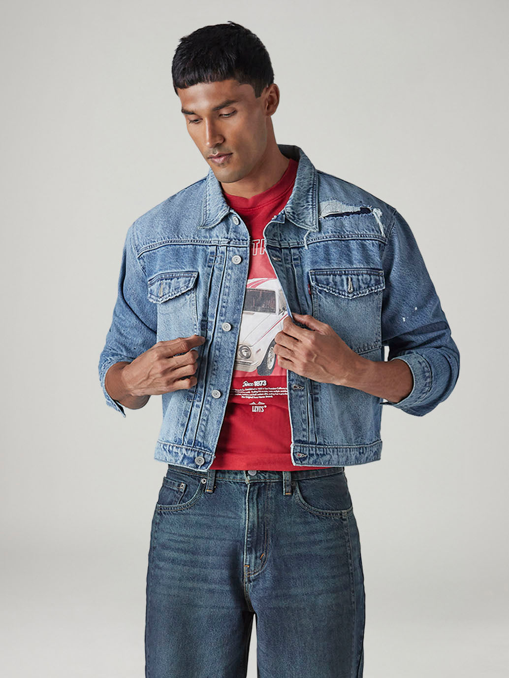 Men's Solid Regular Fit Denim Trucker Jacket