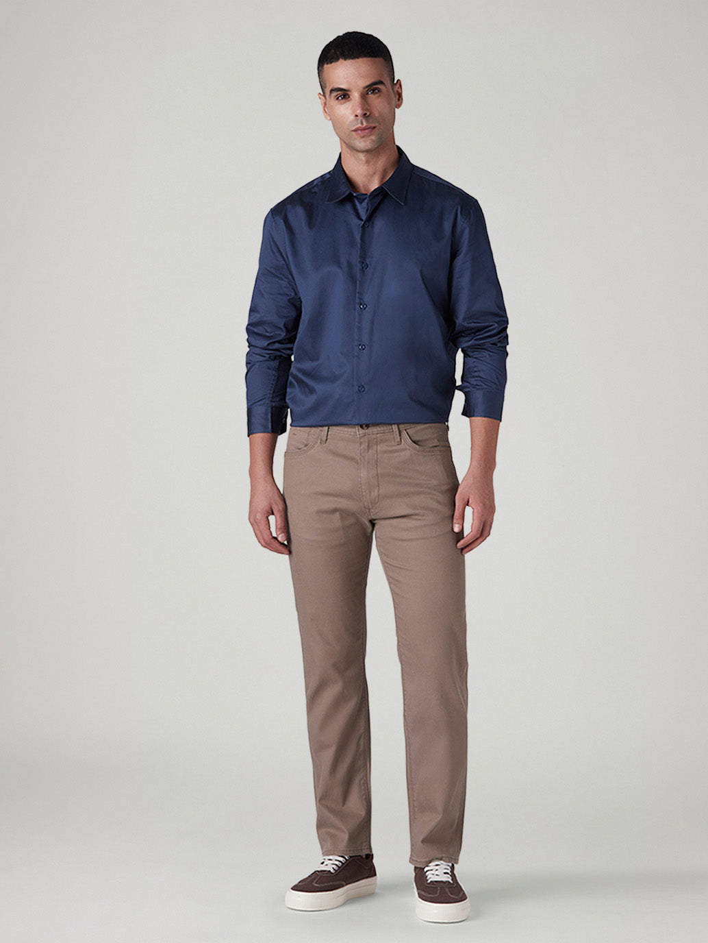 Men's 513 Light Brown Slim Straight Fit Mid Rise Chinos - Front View