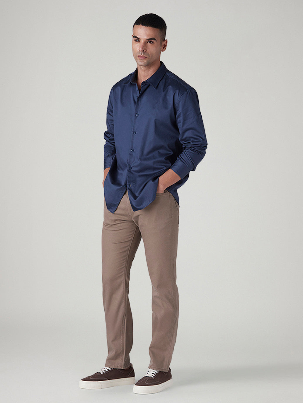 Men's 513 Light Brown Slim Straight Fit Mid Rise Chinos - Side View