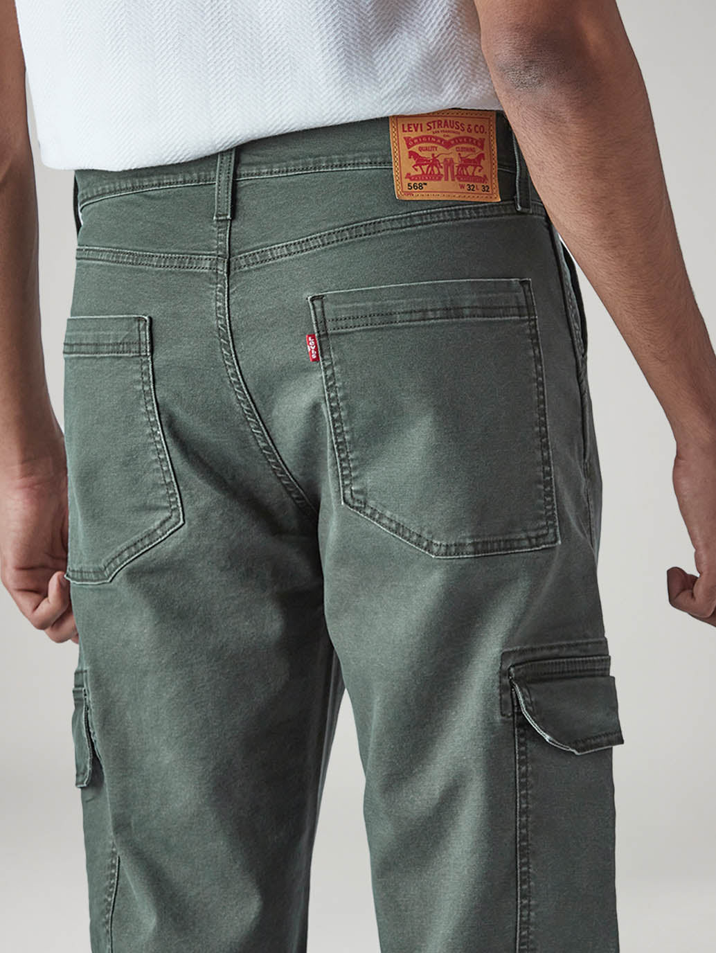 Men's 568 Dark Green Loose Fit Mid Rise Cargos - Detail View