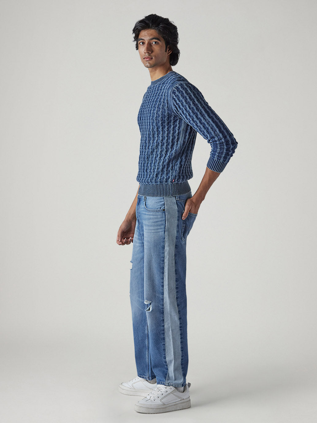 Men's 568 Light Indigo Loose Fit Mid Rise Jeans - Side View