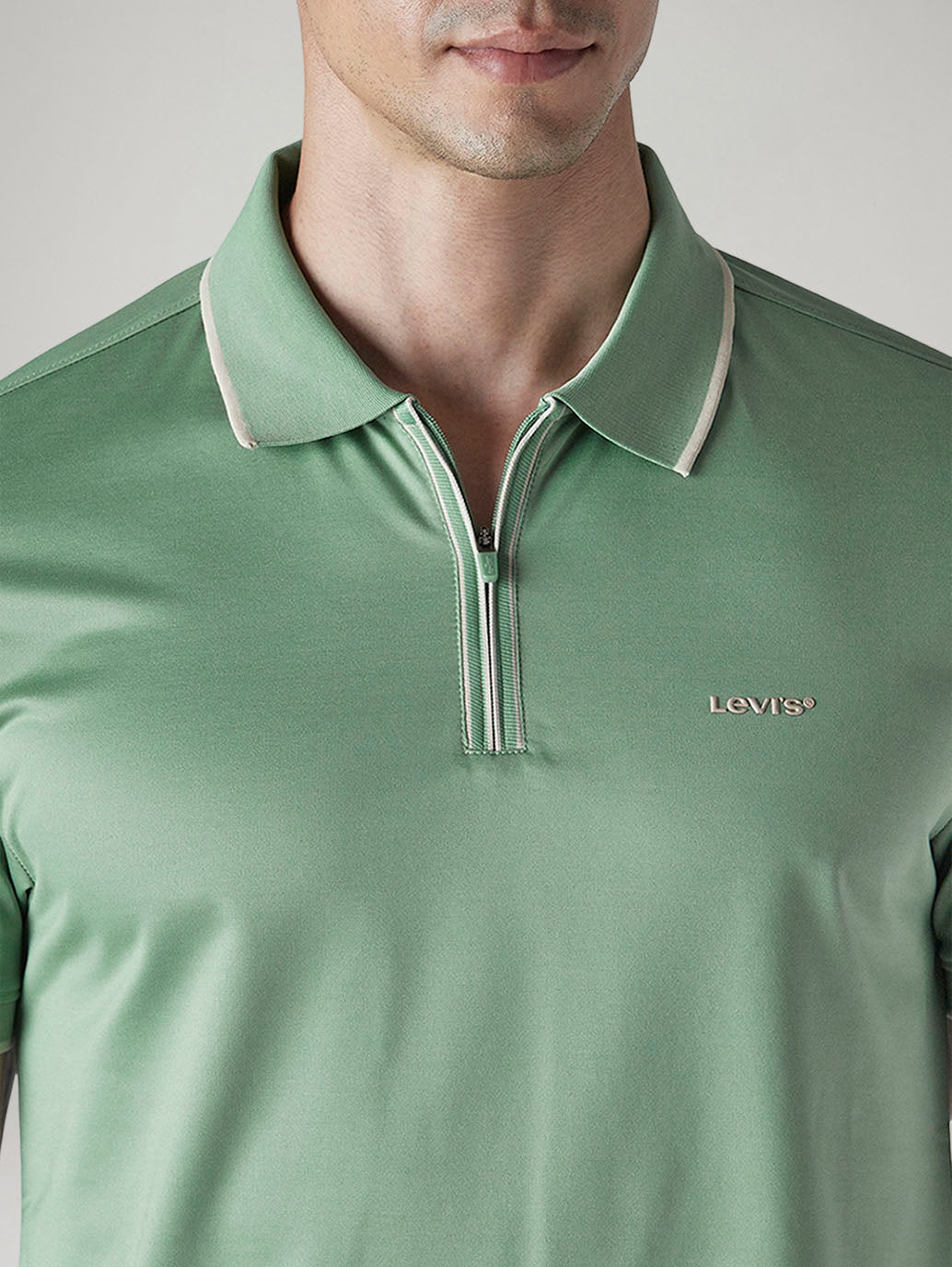 Men's Solid Tech Polo T-shirt - Detail View