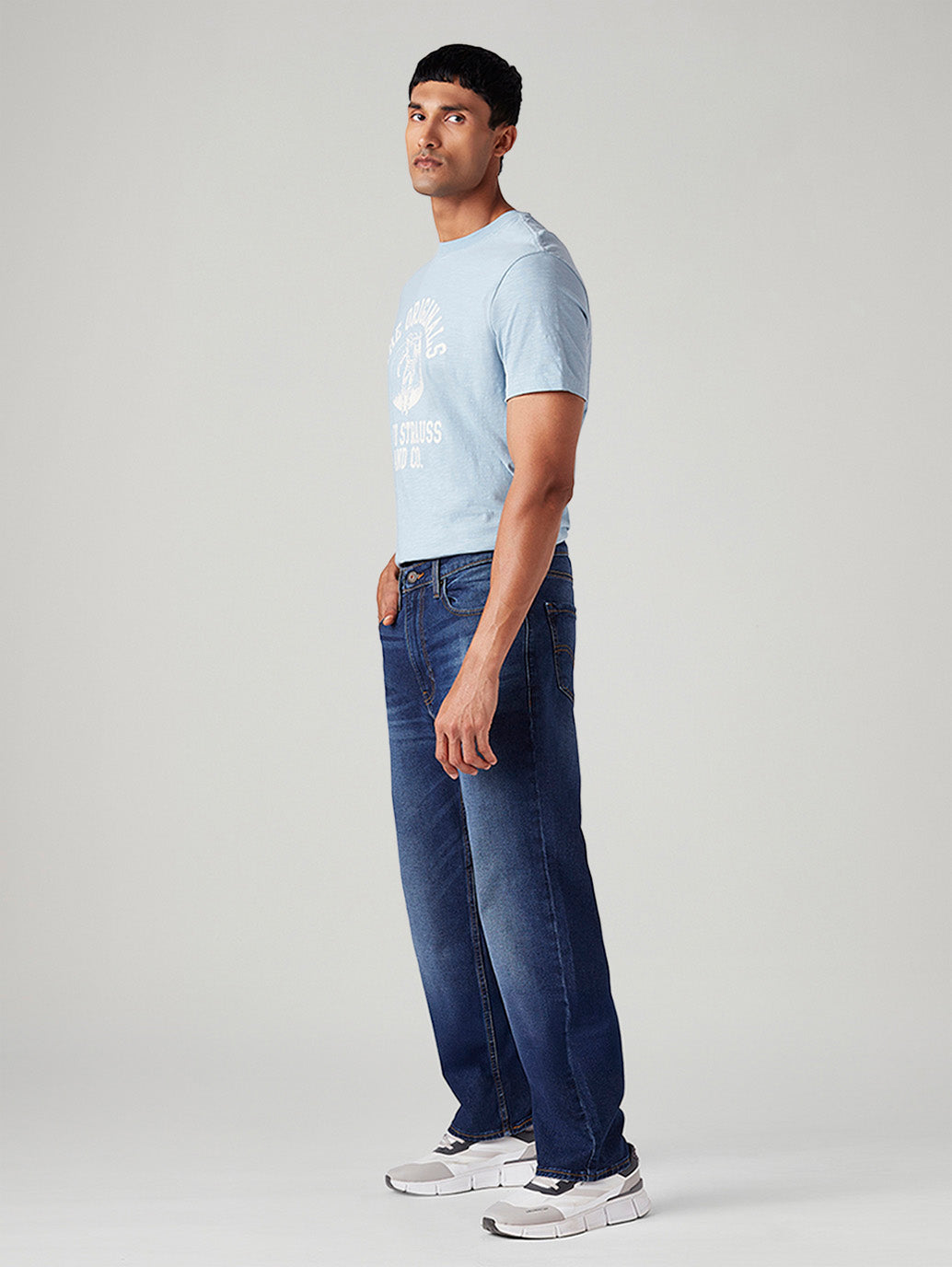 Men's 568 Blue Loose Fit Mid Rise Jeans - Side View