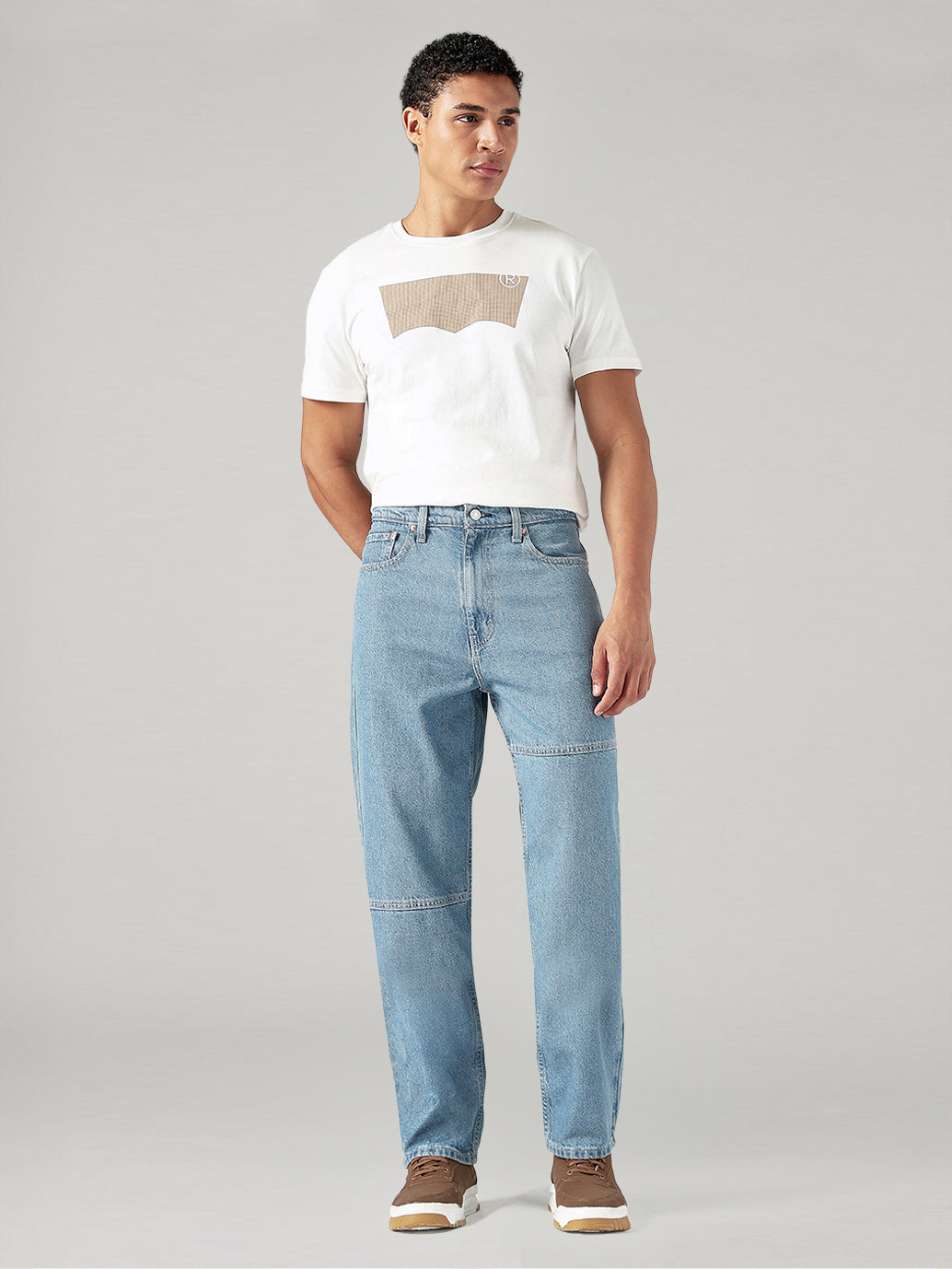 Men's Light Blue Loose Fit Mid Rise Jeans - Front View