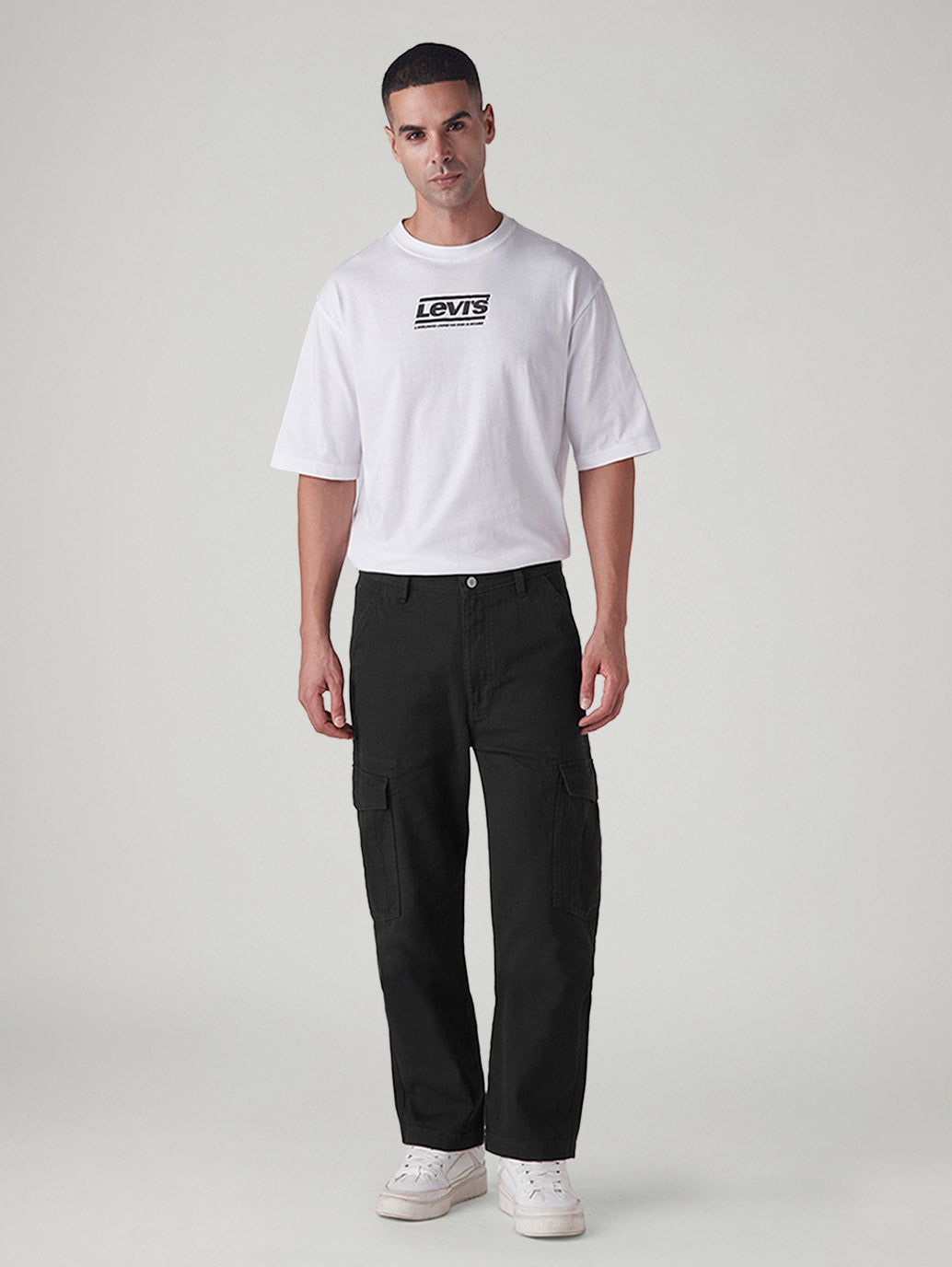 Men's 565 Black Loose Fit Mid Rise Cargos